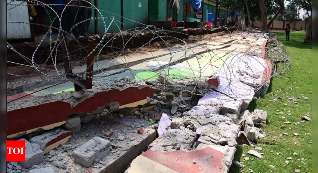 100ft boundary wall of RD Women's University collapses