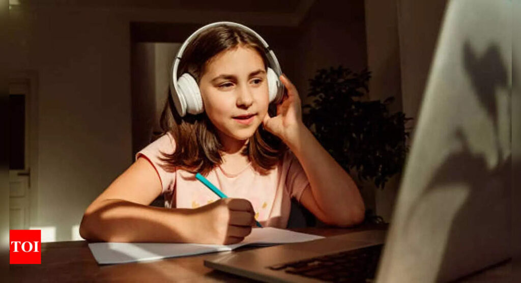 Audio lessons to hone English speaking skills of UP kids