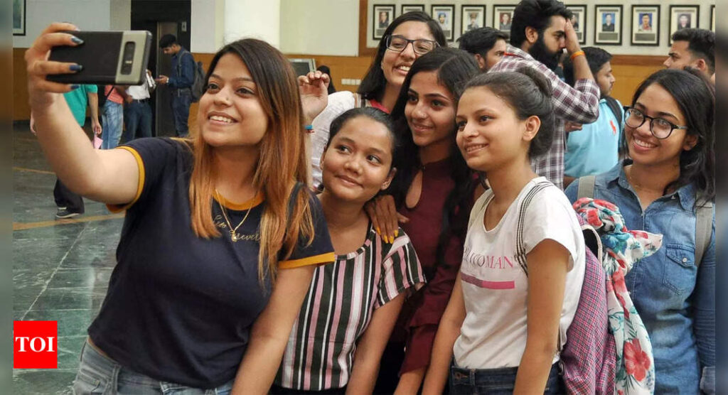 Study Abroad: France invites 30,000 Indian students by 2030